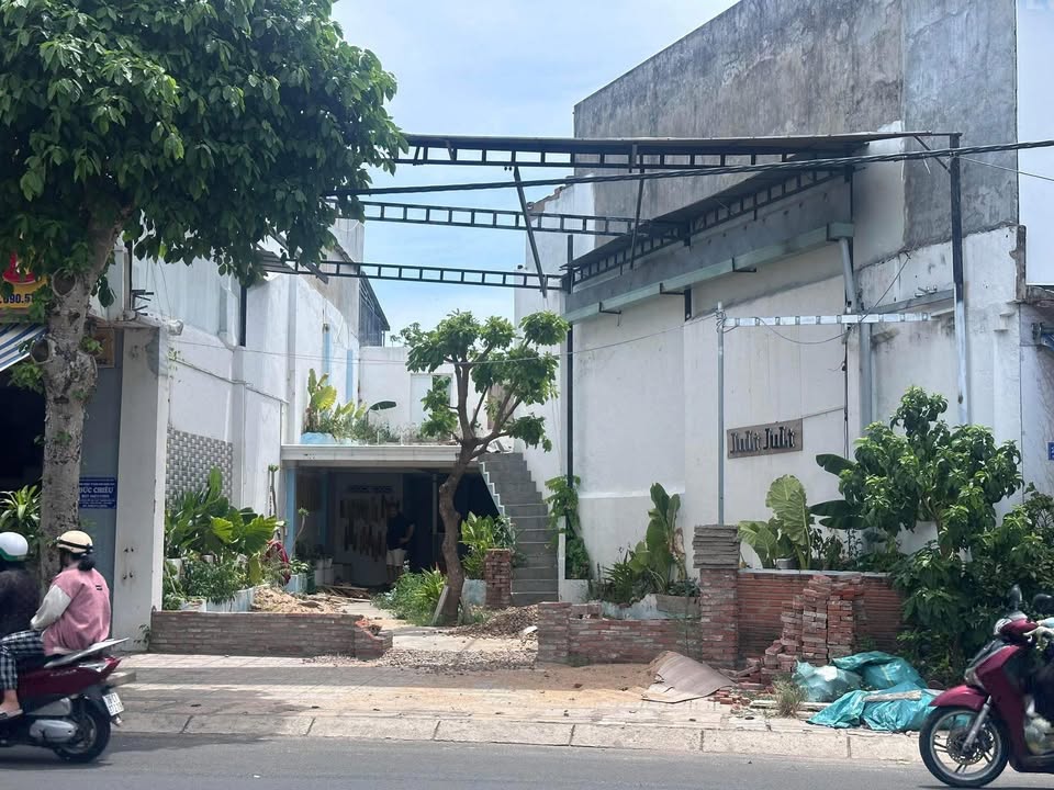 Cho thuê mặt bằng 223 Nguyễn Văn Linh, Phú Yên - Khu vực sầm uất, đông đúc!