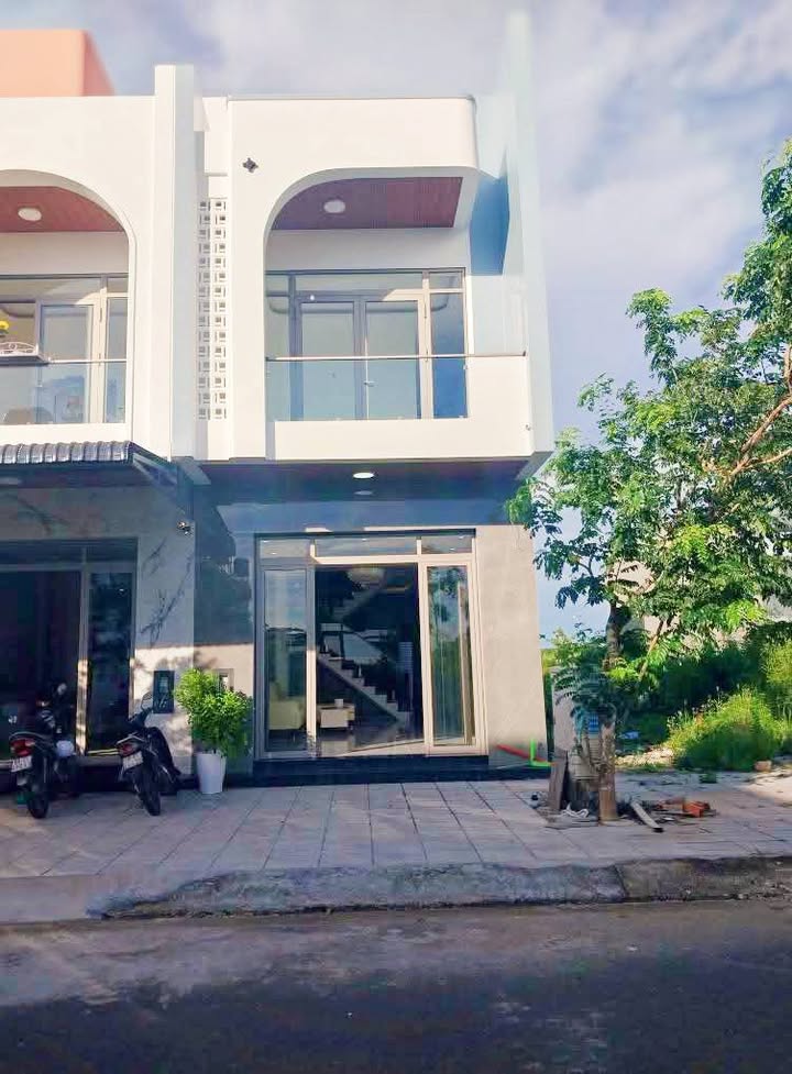 Nhà bán hoàn thiện nội thất tại Vĩnh Quang, Rạch Giá 90m² giá 3.35 tỷ - Sẵn sàng vào ở!