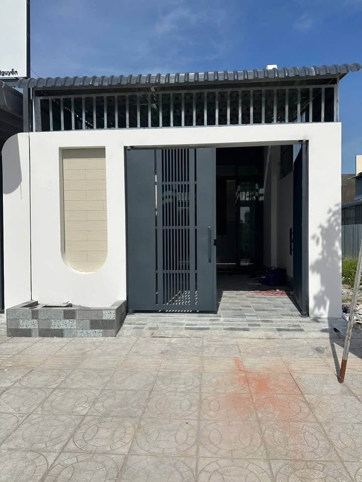 Nhà đẹp Vị Tân Hậu Giang 103m² giá chỉ 1.45 tỷ - Gần trường, chợ tiện lợi!