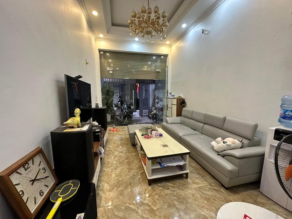 Nhà Ngọc Thụy 41m² giá 3 tỷ - Đầy đủ công năng, sổ đỏ chính chủ!