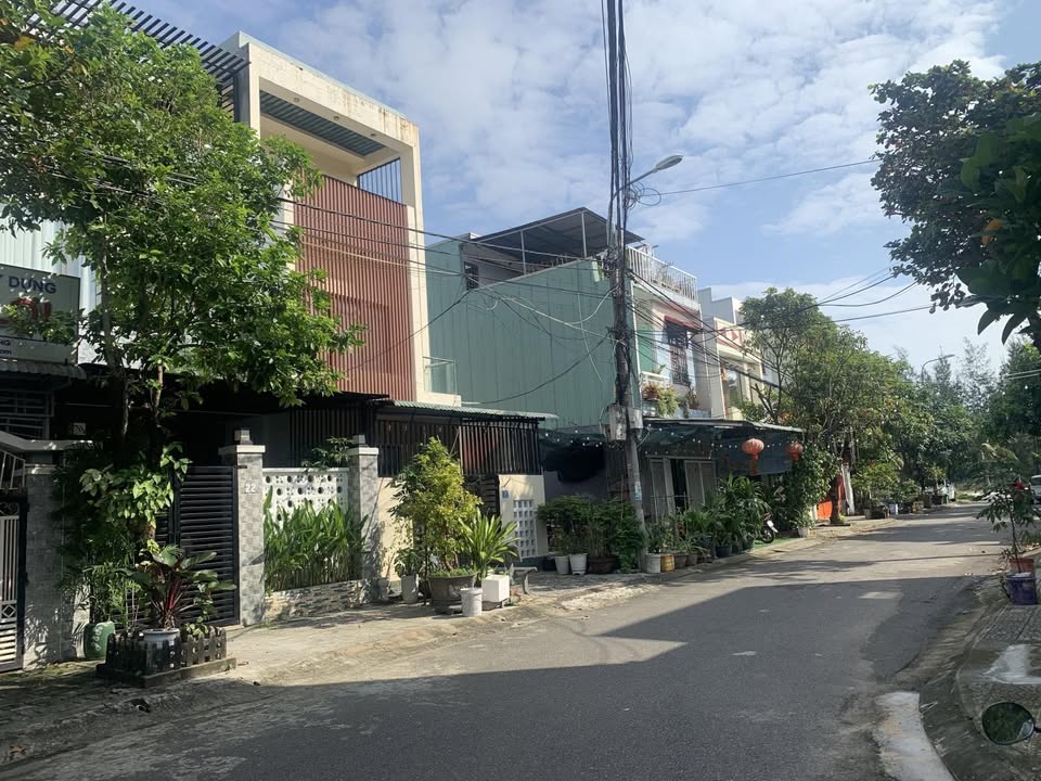 Đất nền Hòa Xuân, Đà Nẵng 100m² giá 4 tỷ - Sổ đỏ chính chủ, thương lượng ngay!