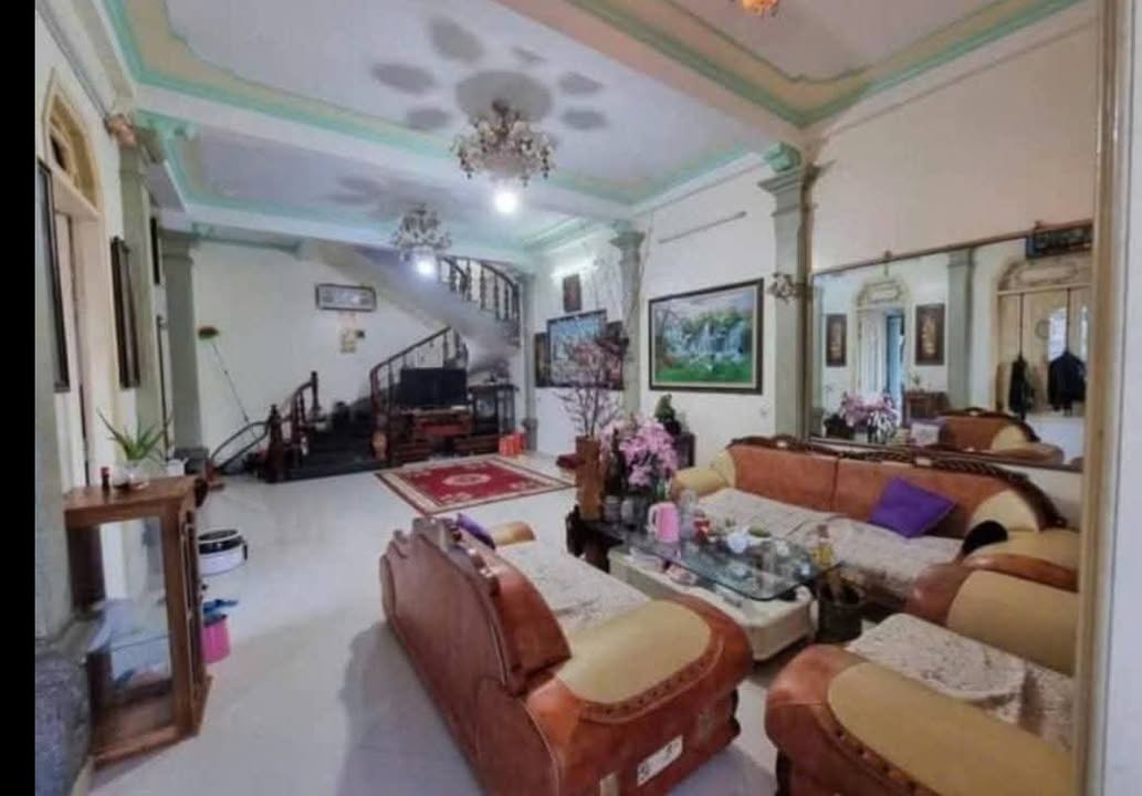 Nhà phố Hồ Xuân Hương, Lai Châu 168.7m² giá 2 tỷ - Bán gấp, chính chủ!