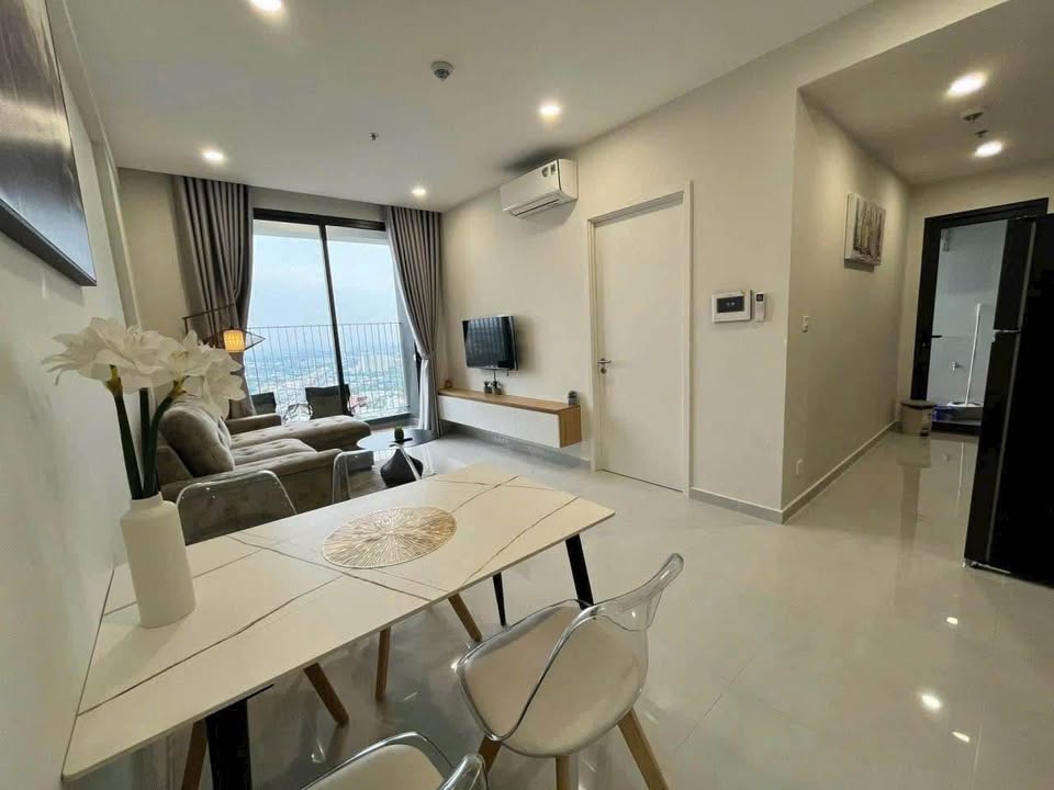 Căn hộ cho thuê The Emerald Golf View 72m² giá 10 triệu - View Sài Gòn đẳng cấp!