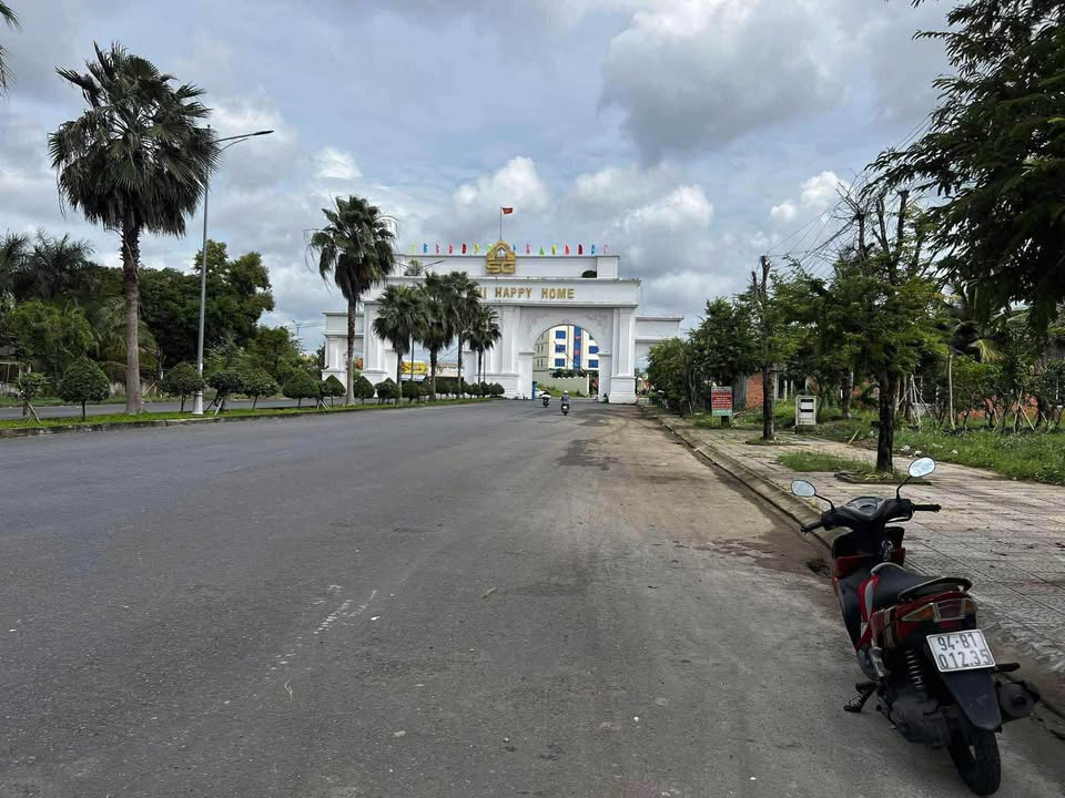 Shophouse 3 tầng + 1 tum KĐT Happy Home Cà Mau giá 4.8 tỷ - Vị trí đắc địa, đầu tư sinh lời!