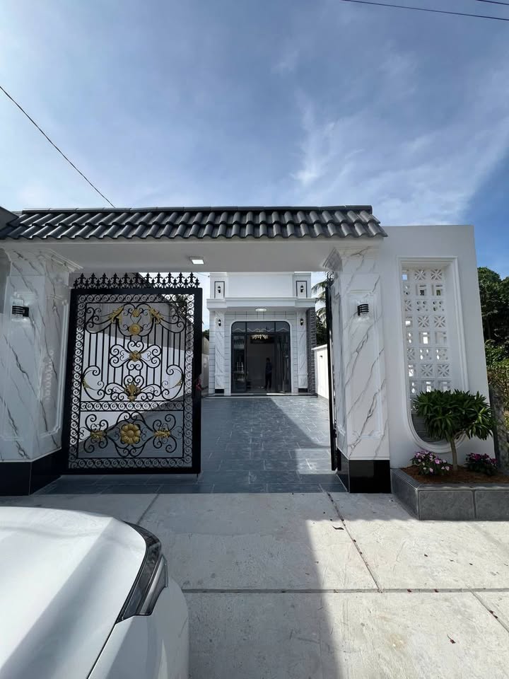 Nhà cổ điển 203m² phường Long Hoa, Tây Ninh giá 1.628 tỷ - Chỉ cần dọn vào ở ngay!