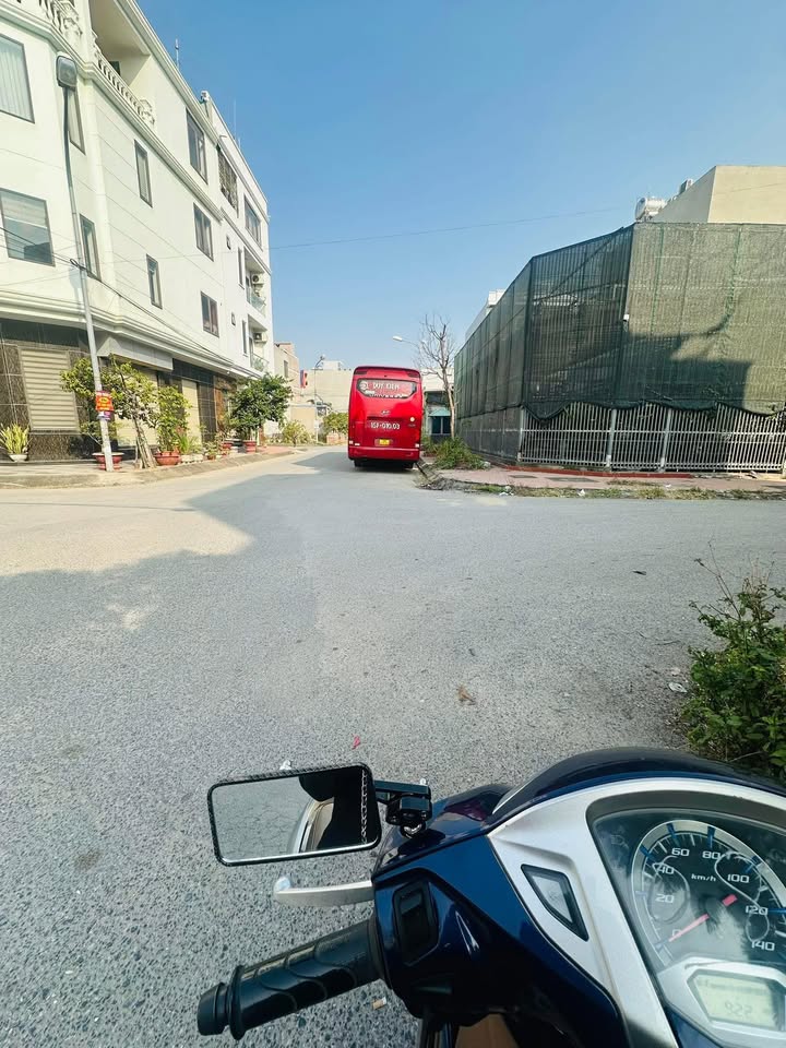 Đất nền Lê Chân 54.6m² giá 5 tỷ - Đường lớn, tiện ích đầy đủ!