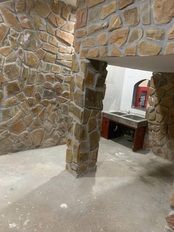 Cho thuê mặt bằng tầng hầm khách sạn Hà Bổng 65m² - Phù hợp quán ăn phong cách Tây!