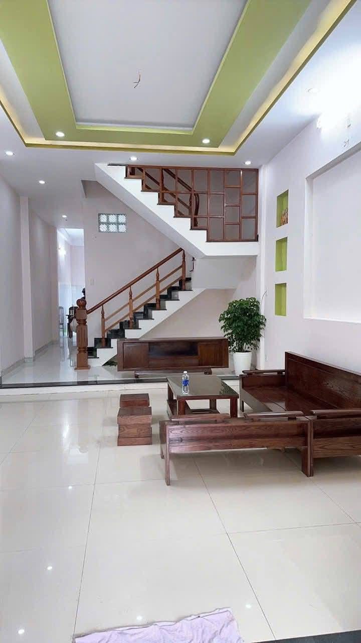 Nhà 2 tầng cho thuê đường Nguyễn Hữu Hào, 90m² - Nội thất đầy đủ, giá chỉ 13.5 triệu!