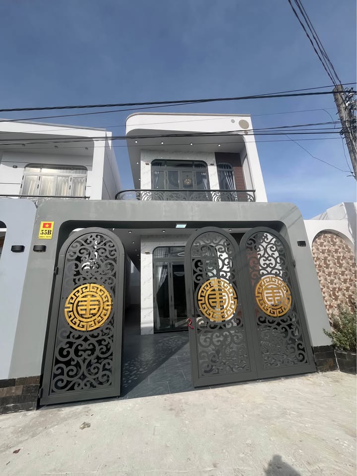 Nhà lầu Long Hoa Tây Ninh 114m² giá 2.449 tỷ - Sang trọng, đầy đủ nội thất!