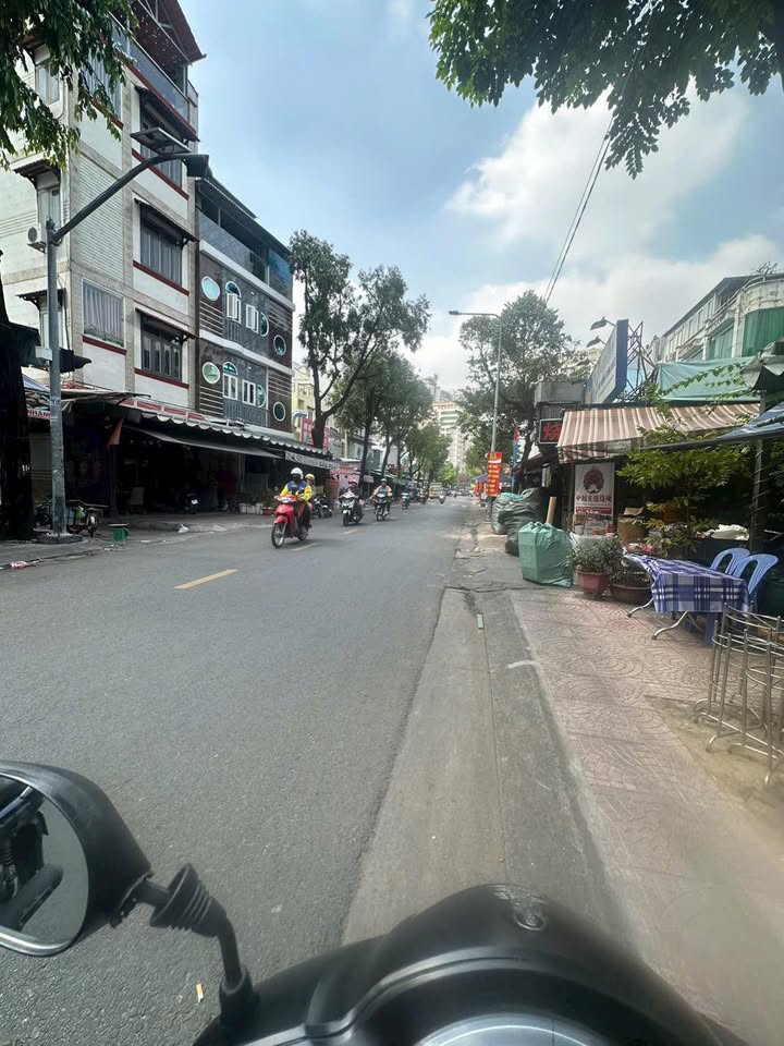 Nhà cấp 4 hẻm xe đường nhựa Phú Thuận Q7, 64m², giá 6.5 tỷ - Sổ hồng chính chủ!