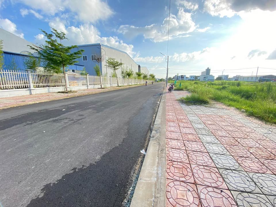 Đất nền KDC Hoàng Tâm, Đường số 8, Cà Mau 120m² - Vị trí đẹp, thoáng mát!