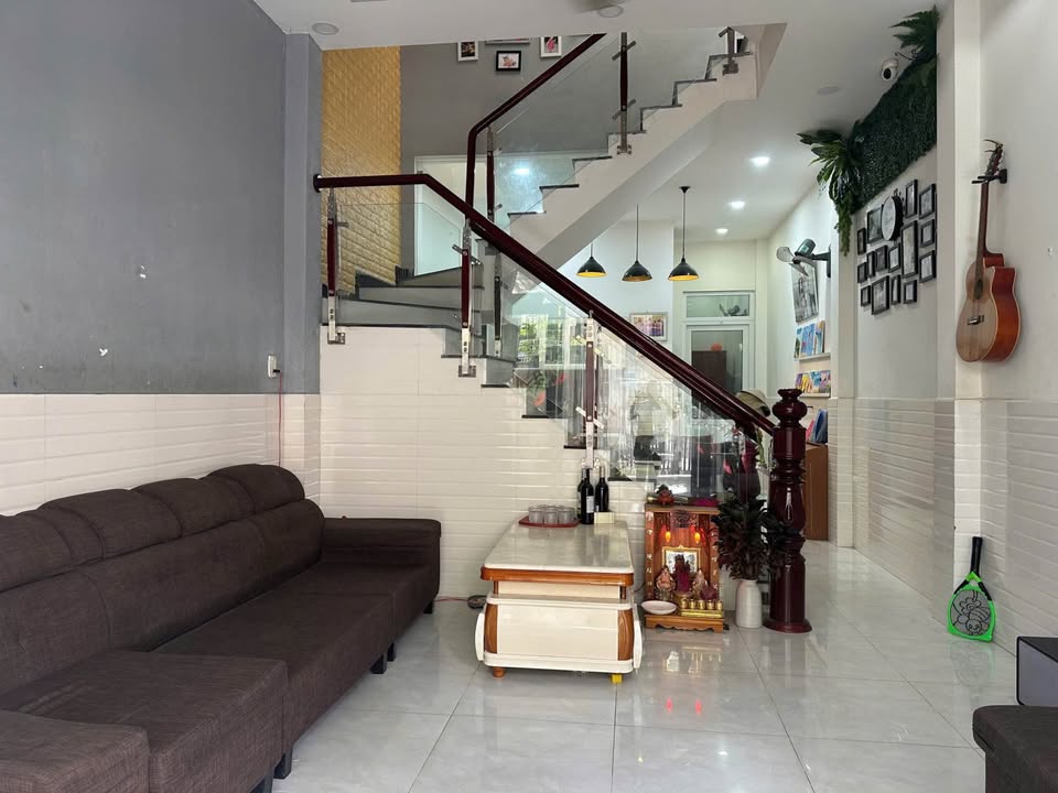 Nhà 2 tầng đường Nguyễn Bặc, Vĩnh Hòa, Nha Trang 72m² giá 7 tỷ - Cách biển 300m!