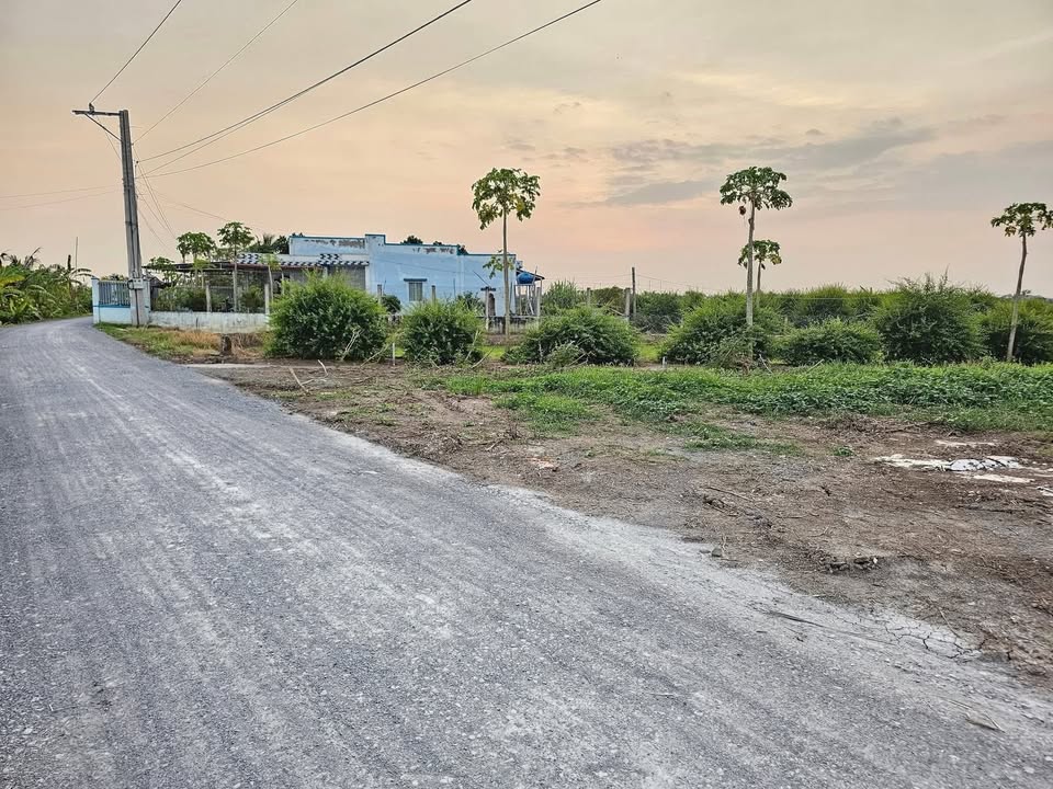 Đất thổ cư Gò Công Đông 125m² giá chỉ 160 triệu - Mặt tiền đường đá xóm thuận lợi!