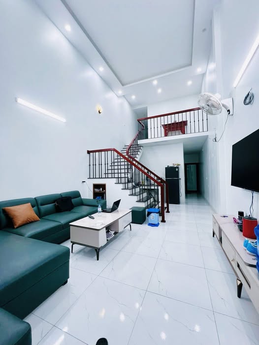 Nhà Gác Lửng Đẹp 84m² tại Đường Lê Hoàn, Hà Giang - Giá chỉ 1.7 tỷ!
