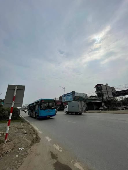 Đất rộng 8700m² mặt Quốc lộ 32 giá 520 tỷ - Cơ hội đầu tư tuyệt vời!