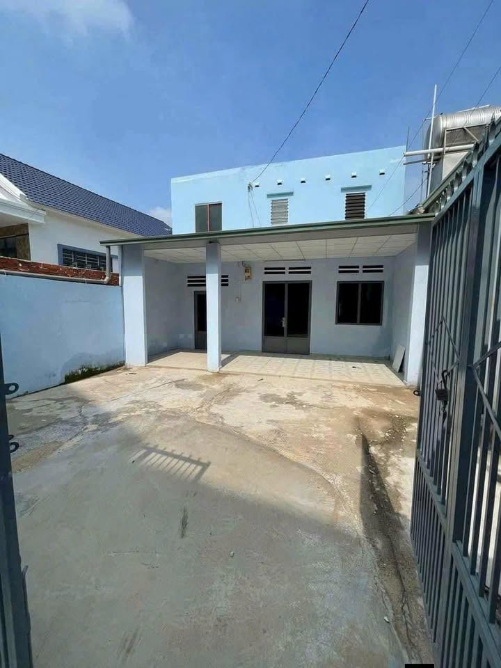 Nhà cấp 4 Phú Hòa 210m² giá chỉ 3.2 tỷ - Sẵn sàng nhận nhà mới!