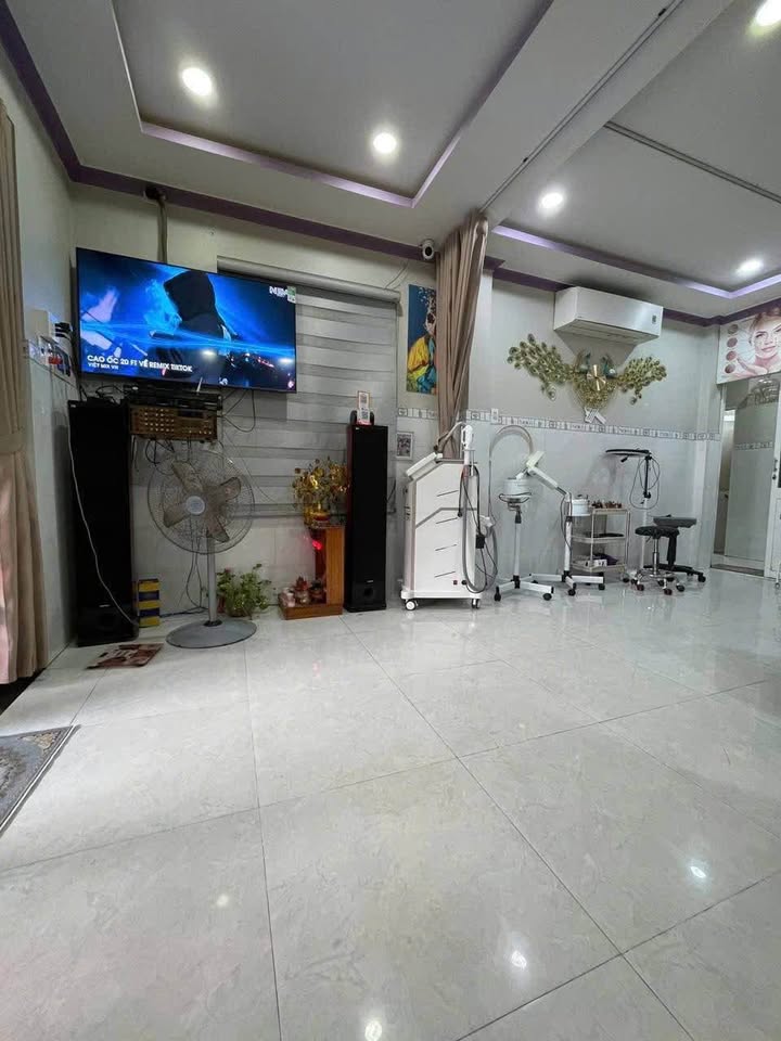 Nhà lầu đường bê tông ô tô Phú Trinh 68m² giá 2.7 tỷ - Sổ đỏ hoàn công!