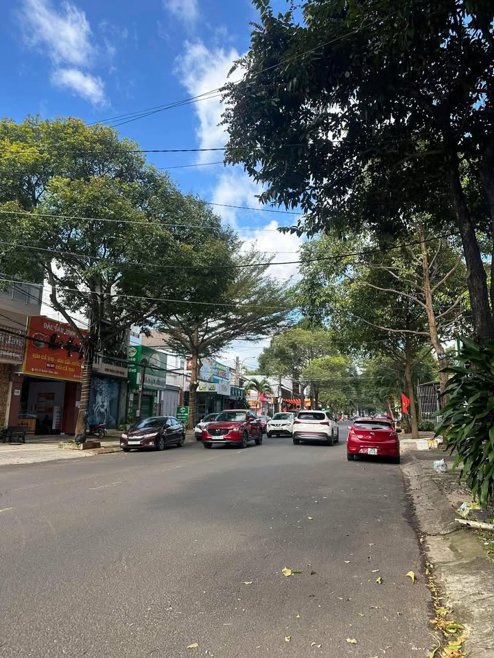 Nhà mặt tiền Lê Thánh Tông, Buôn Ma Thuột 210m² giá 32 tỷ - Đầu tư sinh lời hấp dẫn!