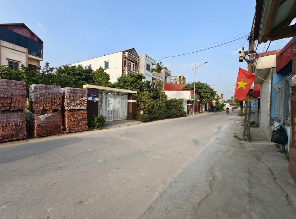 Đất nền kinh doanh Quế Tân 150m² giá 4 tỷ - Vị trí đắc địa, sổ đỏ chính chủ!