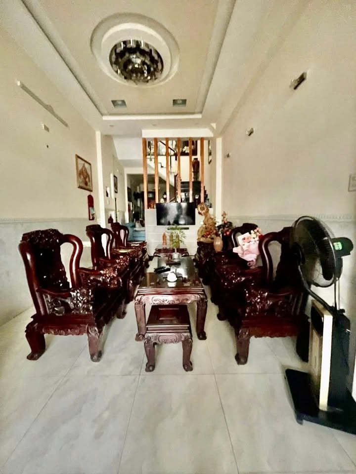 Nhà Mặt Tiền Lý Thường Kiệt, Quy Nhơn 77m² giá 7 tỷ - Kinh doanh thuận lợi!