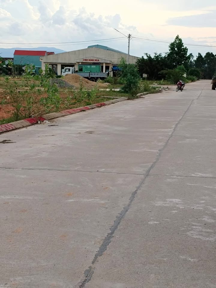 Đất nền chợ Bình Hòa, Tây Sơn 100m² giá 600 triệu - Sổ hồng chính chủ!