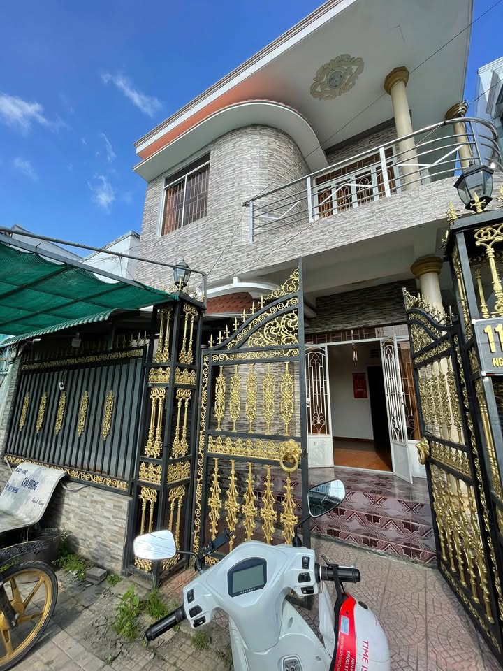 Nhà 1 trệt 1 lầu tại phường Thanh Đức, Vĩnh Long 108m² giá 2.3 tỷ - Vị trí đắc địa gần trường học