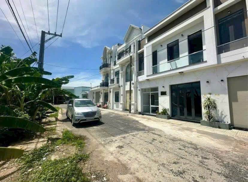 Nhà 1 Trệt 1 Lầu Phường 1, TP Vĩnh Long 68m² giá 2.2 tỷ - Sổ hồng chính chủ!