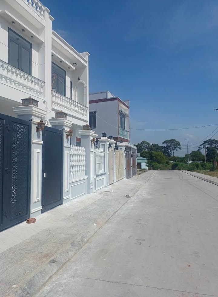 Nhà Lầu liền kề Tam Phước, 98m² giá chỉ 2.3 tỷ - Sẵn sàng vào ở ngay!