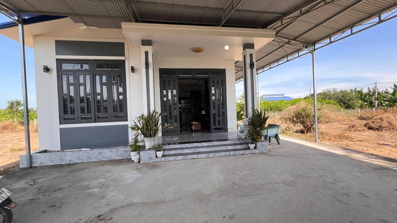 Lô đất 2.000m² Phú Ngọc, Định Quán giá 2.1 tỷ - Sổ hồng riêng, nhà cấp 4 kiên cố!