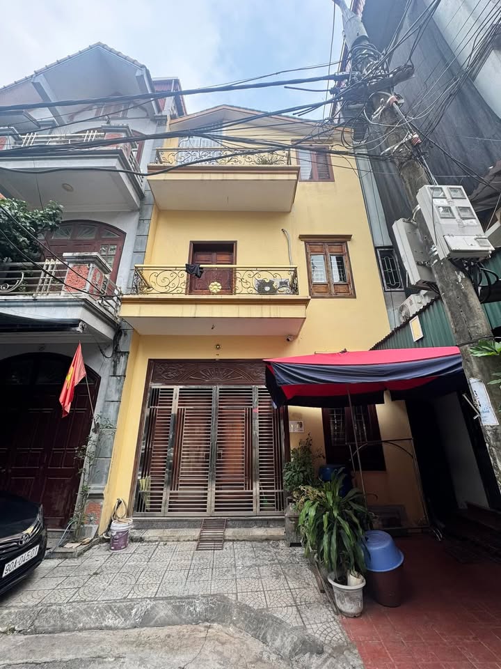 Nhà 3 tầng trung tâm Phủ Lý 68m² giá 4.55 tỷ - Mặt tiền nở hậu, ô tô đỗ cửa!