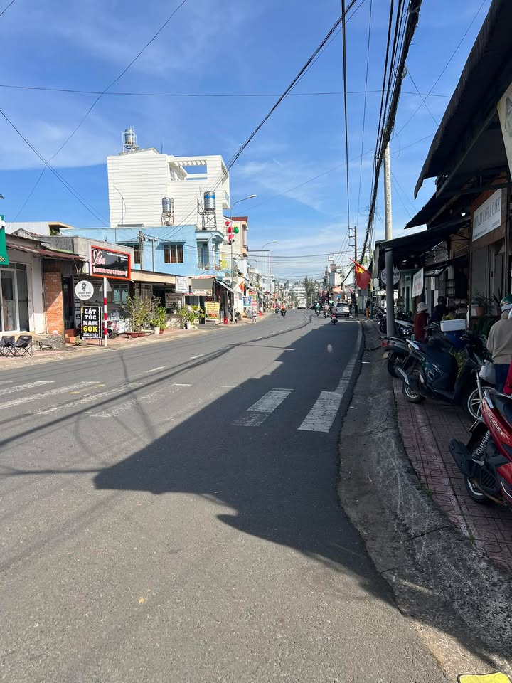 Nhà nguyên căn cho thuê 2 mặt tiền đường Trần Quốc Toản, Bảo Lộc - Kinh doanh đa ngành nghề