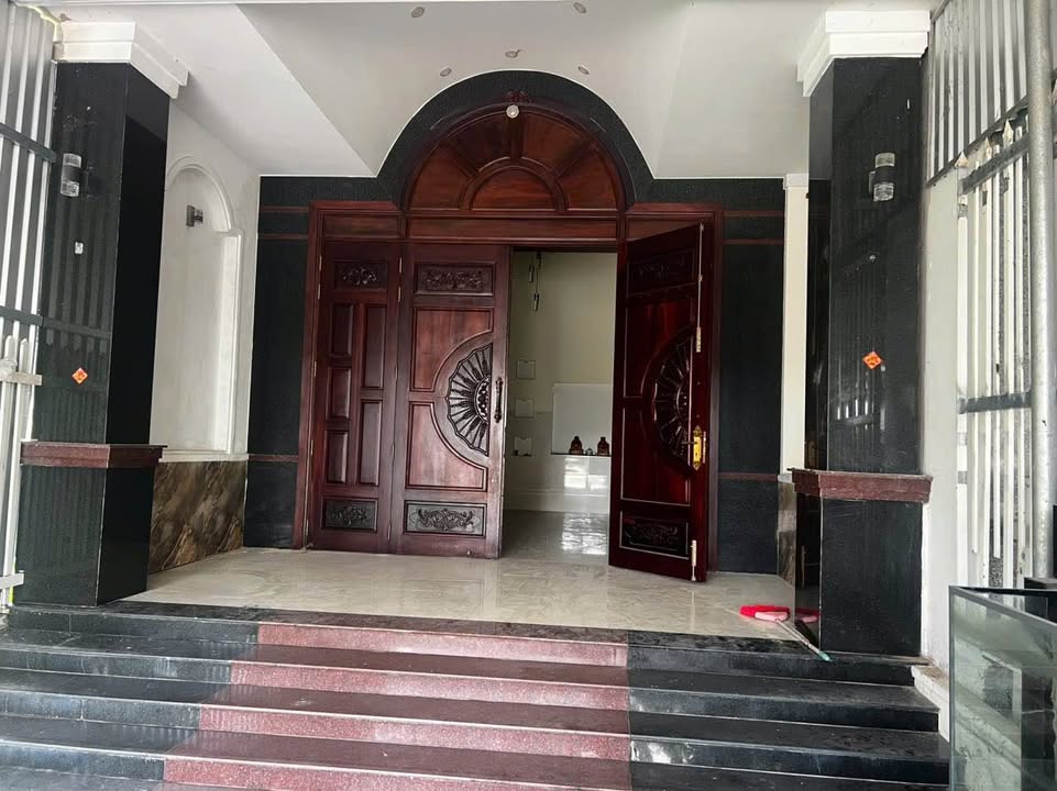 Nhà mặt tiền Nguyễn Chí Thanh, phường 3, Tây Ninh, diện tích 245m² - Vị trí đắc địa cho kinh doanh!