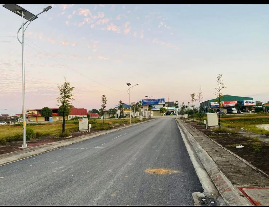 Đất nền LK8-18, Thị trấn Quán Lào, 115m² giá 1,9 tỷ - Tiềm năng tăng giá cao!