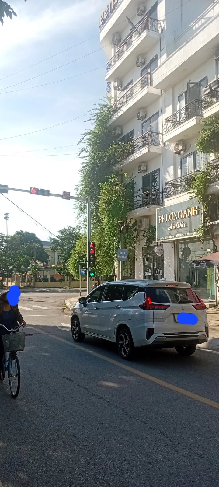 Shophouse 3 tầng Bà Triệu 50m² giá 1.8 tỷ - Kinh doanh sinh lời tốt!