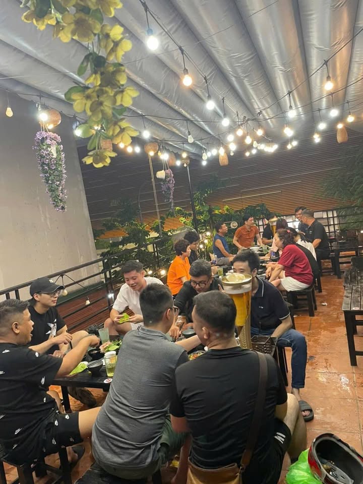 Mặt bằng kinh doanh Bia mặt phố Hoàng Cầu Đống Đa 70m² - Sang nhượng giá tốt!