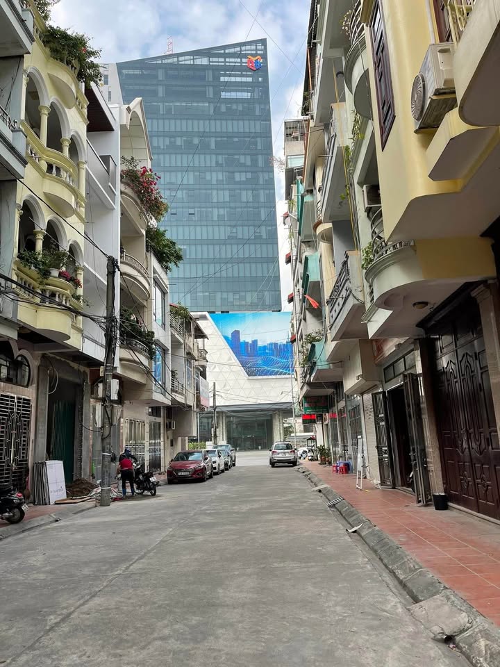 Nhà 5 tầng phố Hải Long Hạ Long 61.5m² giá 8 tỷ - Đường ô tô tránh nhau thoải mái!