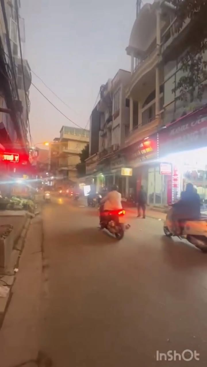 Nhà mặt đường Đình Đông lô góc 57m² giá 10.5 tỷ - Đang cho thuê 10 triệu/tháng!