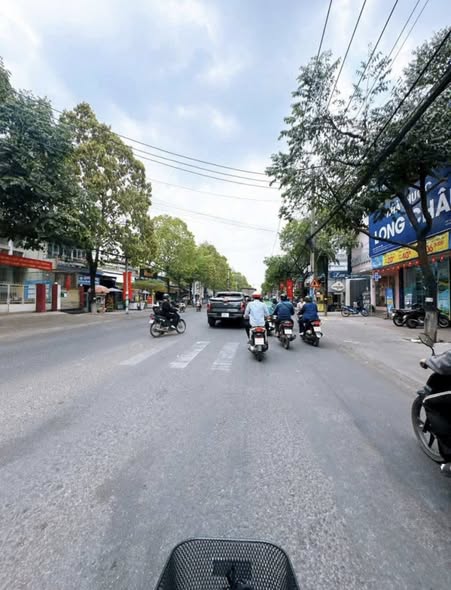 Cho thuê mặt tiền Nguyễn Ái Quốc, Biên Hòa 1400m² - Không gian rộng rãi cho kinh doanh!