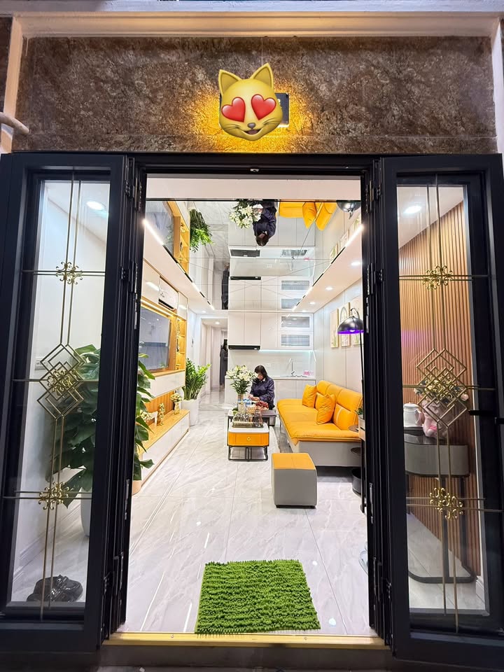 Nhà đẹp Hoàng Hoa Thám, Ba Đình 36m² giá 9 tỷ - Tiện ích đầy đủ và sang trọng!