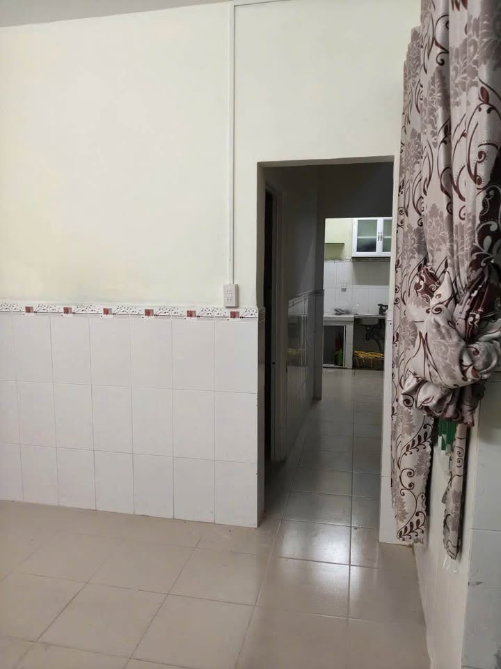 Nhà hẻm Phương Sài, Nha Trang 35m² giá 1.68 tỷ - Thiết kế hiện đại, gần chợ và trường học!