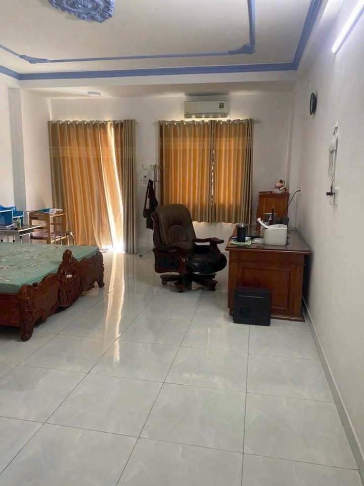 Nhà mặt tiền đường Phong Phú 100m² giá 8.8 tỷ - Sẵn sàng kinh doanh!