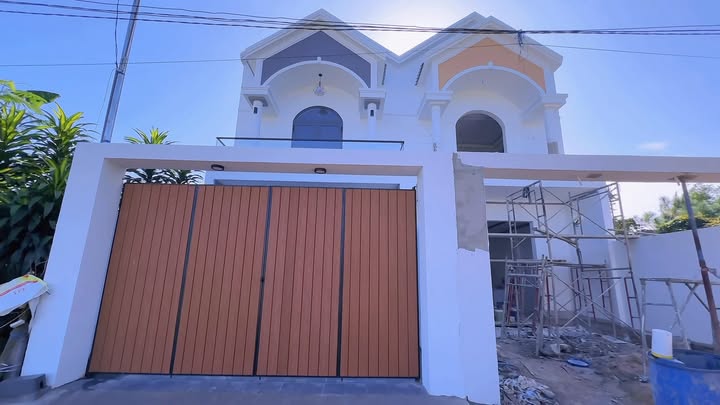 Nhà phố Long Khánh 110m² giá 1.85 tỷ - Sổ riêng, full nội thất!