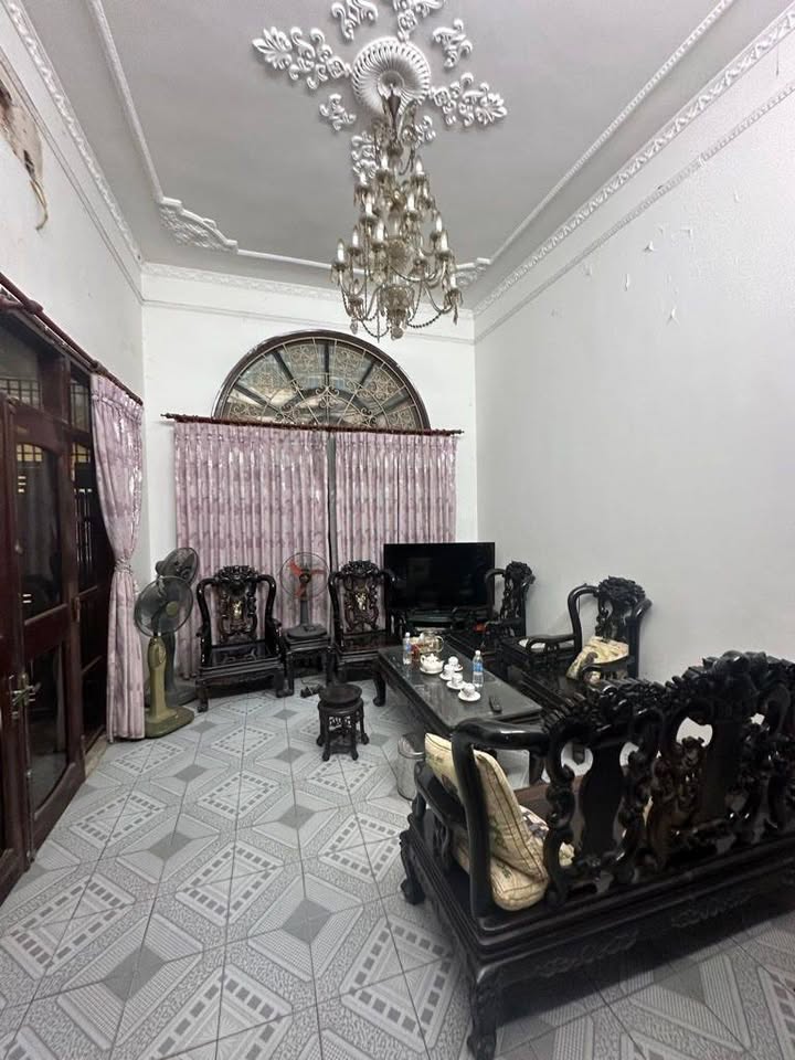 Nhà lô góc Minh Khai, Hai Bà Trưng 66.9m² giá 18.6 tỷ - Ô tô vào nhà!