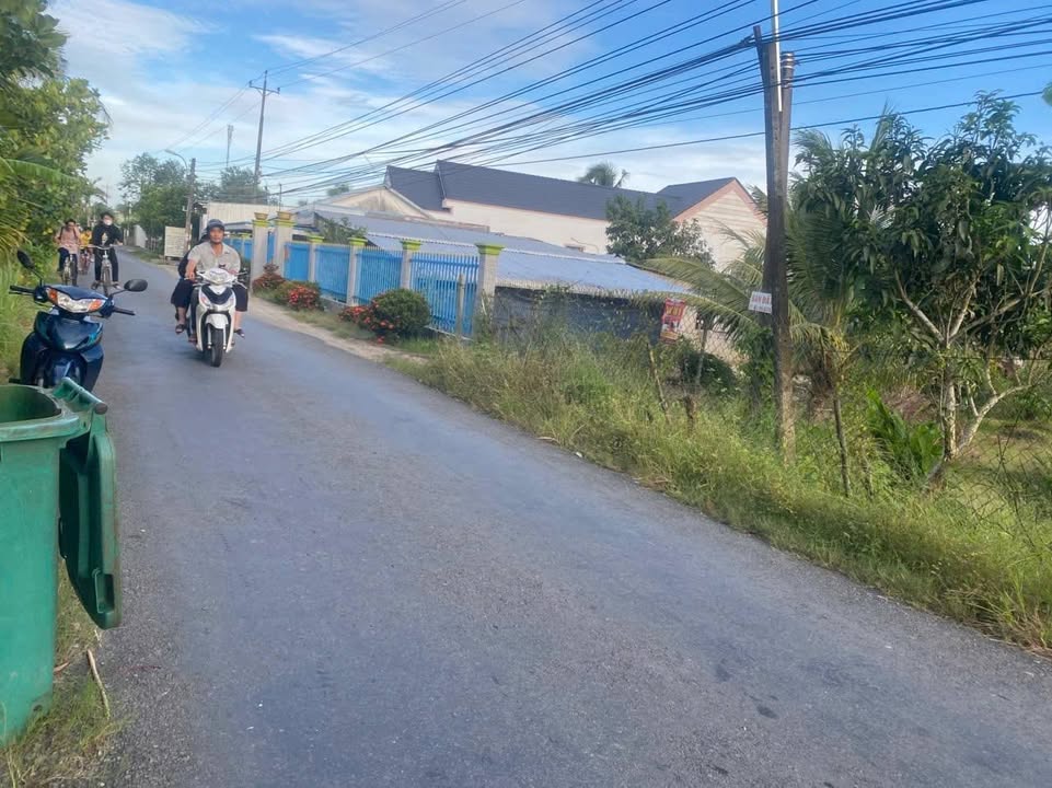 Đất nền xã Thạnh Quới, huyện Long Hồ 1000m² giá 3.4 tỷ - Mặt tiền đường nhựa thuận tiện!