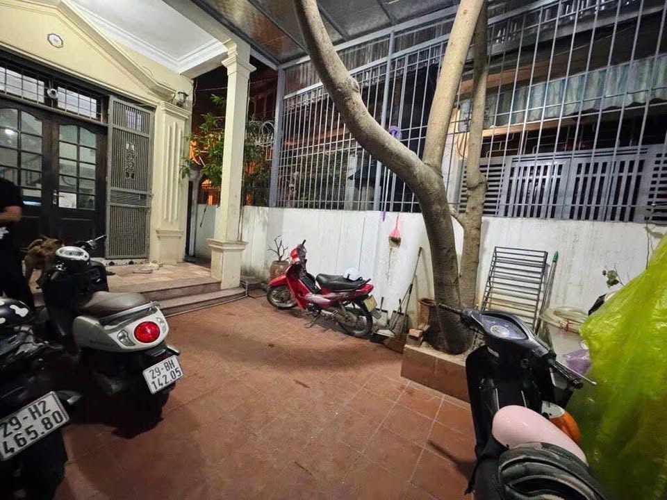 Nhà riêng Minh Khai 97m² giá 18.6 tỷ - Thiết kế 3 tầng đẹp, chính chủ!