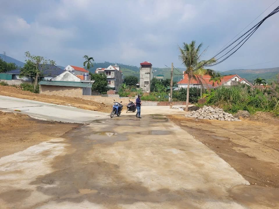 Đất nền ngõ 41 Việt Hưng 69m² giá chỉ 600 triệu - Sổ đỏ chính chủ, ô tô vào tận nơi!