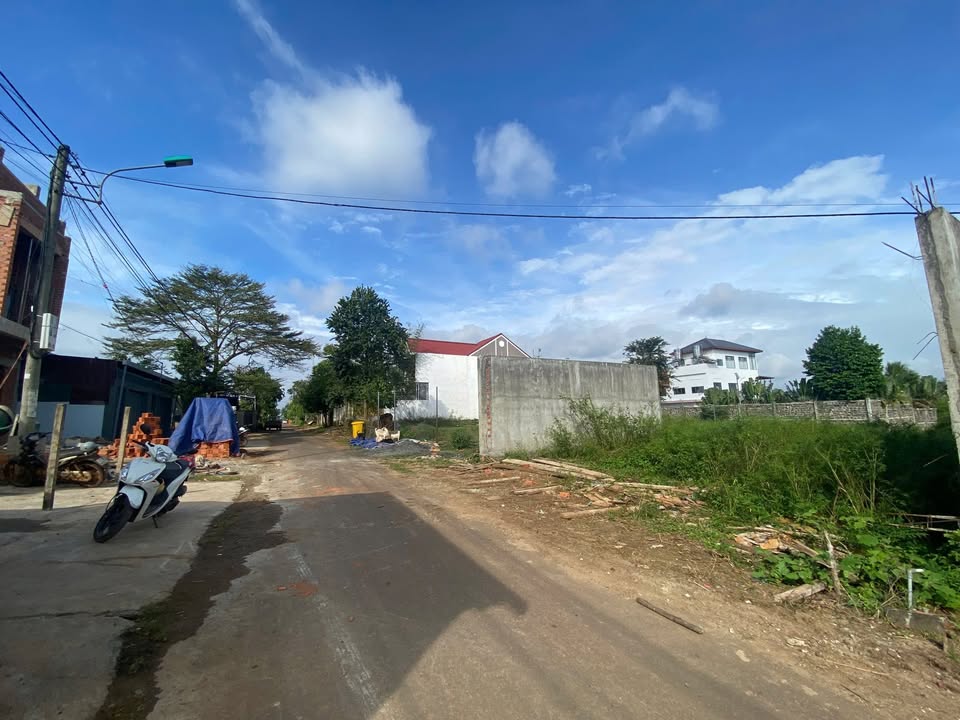 Đất thổ cư Phường Ea Kao Buôn Ma Thuột 690m² giá 2.75 tỷ - Sổ đỏ chính chủ, thuận tiện xây nhà vườn!