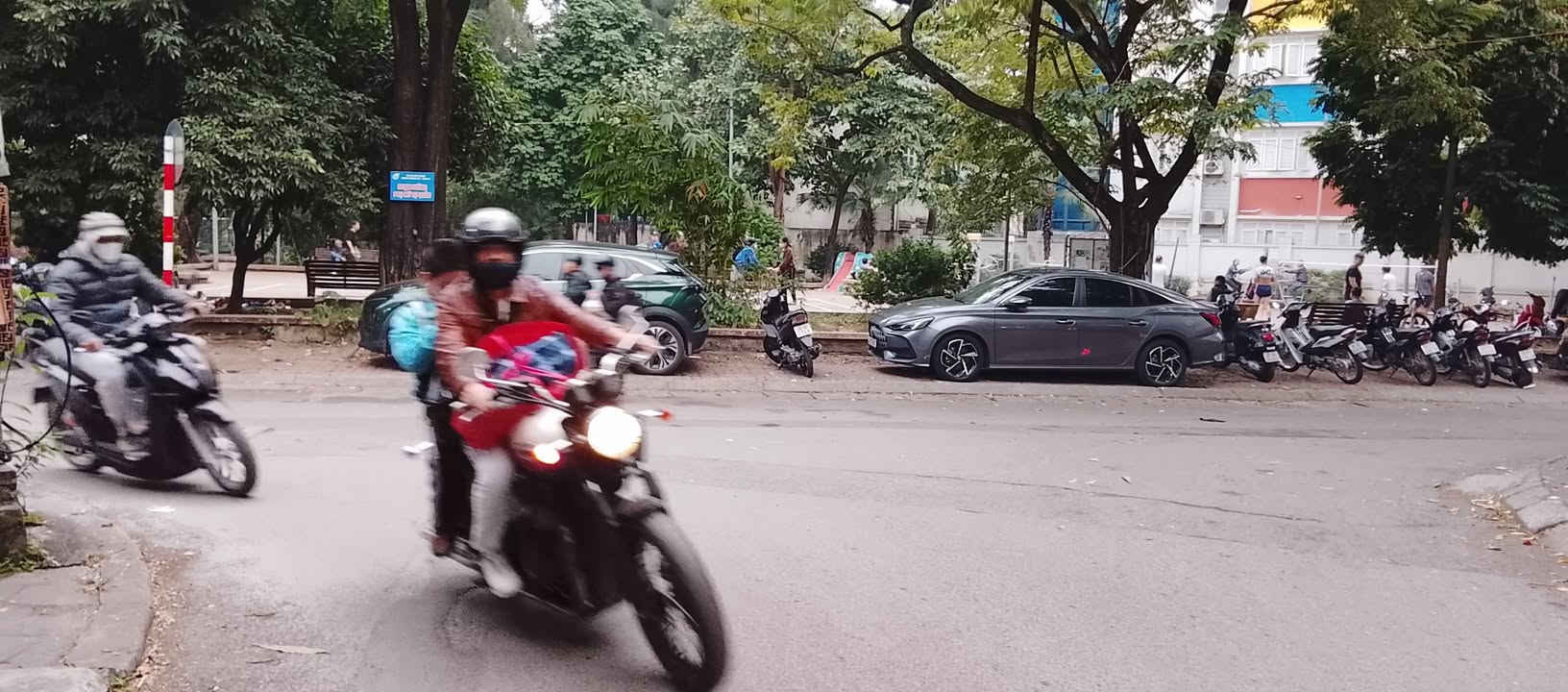 Căn hộ tập thể tầng 1 Trung Tự Đống Đa 120m² giá 12 triệu - Gần công viên, hồ Đắc Di!