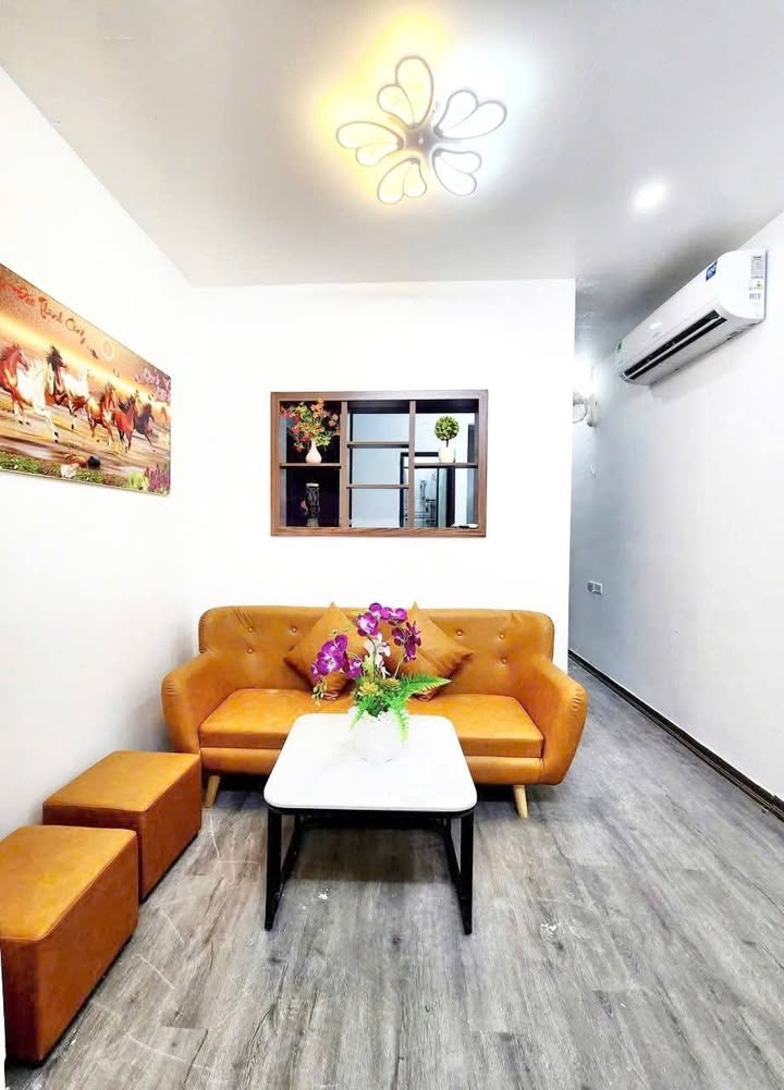 Căn hộ cho thuê tại ngõ 93 Vũ Tông Phan, Thanh Xuân 32m² - Full nội thất, chỉ việc dọn về ở!