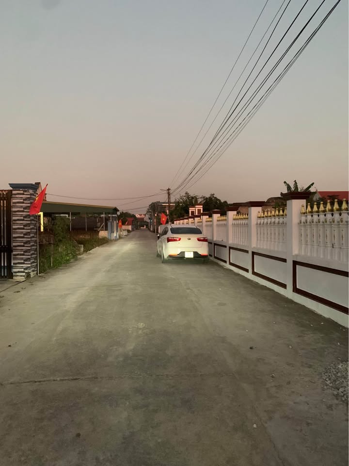 Lô đất Quảng Yên 130m² giá chỉ 600 triệu - Đường rộng ô tô tránh nhau!